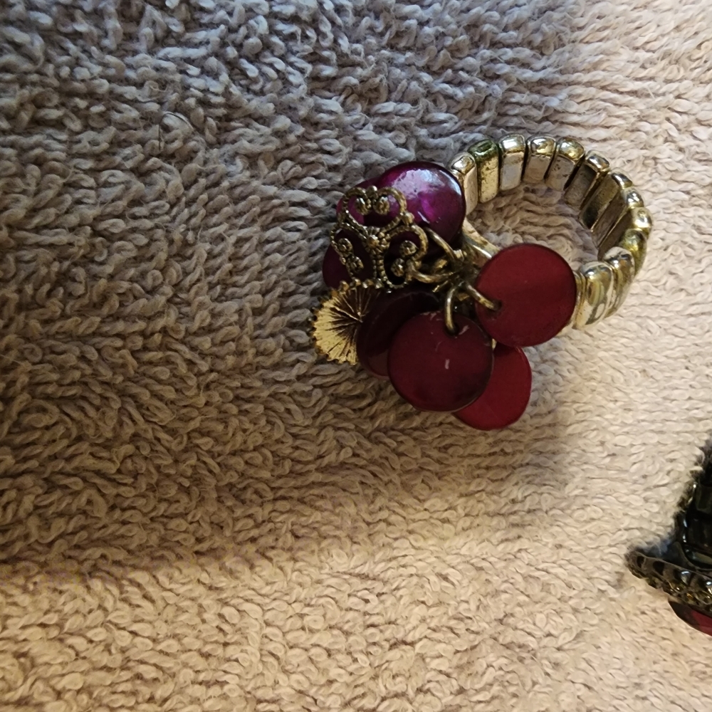 Two Stretchy Rings - Picture 3 of 5